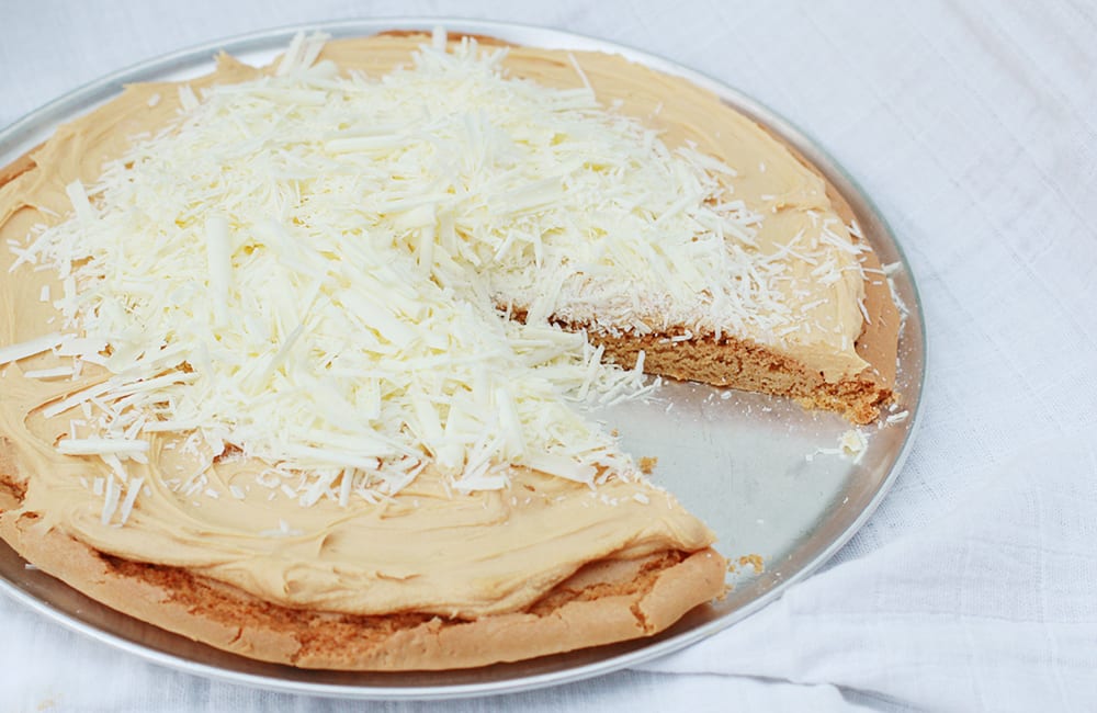 Caramelized White Chocolate Cookie Pizza (คุกกี้พิซซ่าไวท์ ...