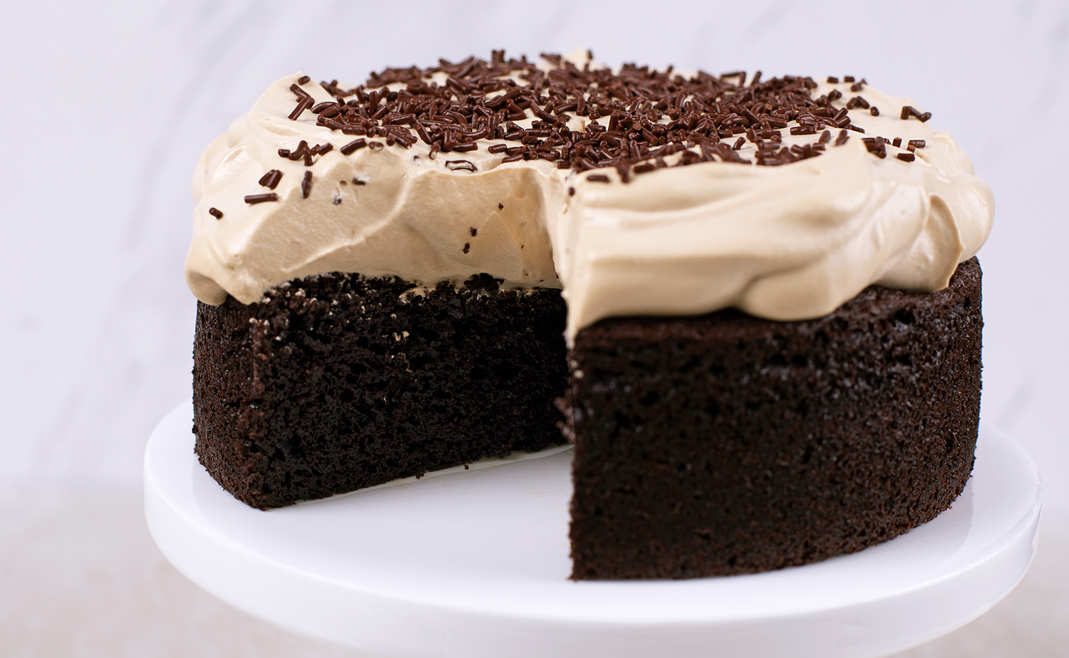 Chocolate Cake with Dalgona Coffee Frosting (เค้กช็อกโกแลต