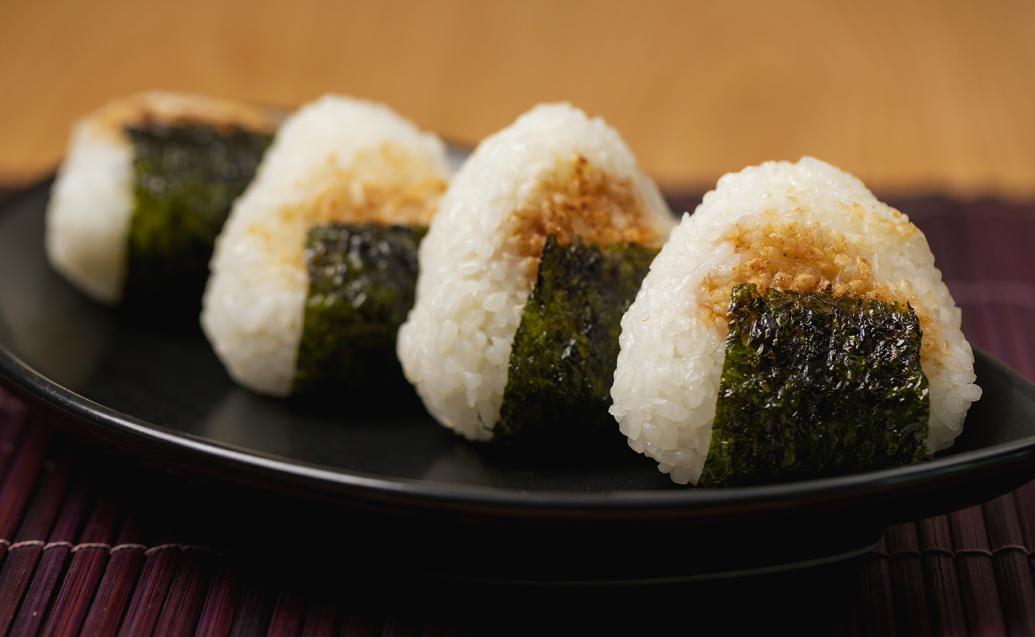 Pork Floss and Chilli Onigiri (โอนิกิริหมูหยองพริกเผา)