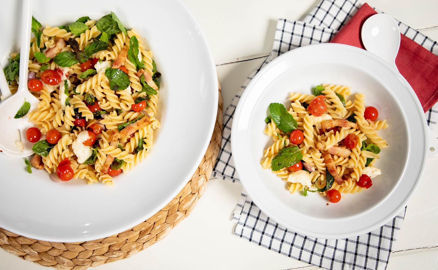 Pasta with Burst Cherry Tomatoes (พาสต้าผัดมะเขือเทศเชอร์รี่)